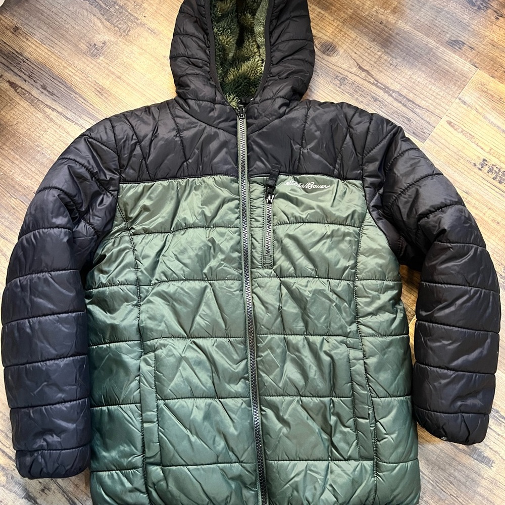 Eddie Bauer boys camo fleece reversible coat, green black, size 7/8